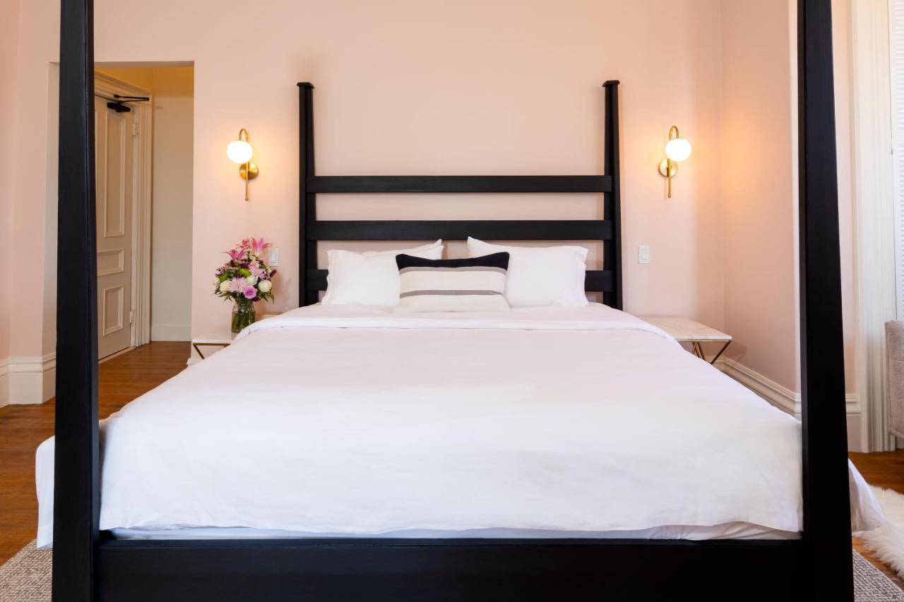 The August House Ξενοδοχείο Γουίντσορ Εξωτερικό φωτογραφία